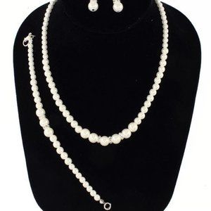Pearl Necklace Bracelet Earrings Set